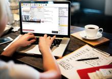 هل حان الوقت لترقية برنامج نقاط البيع الخاص بعملك؟